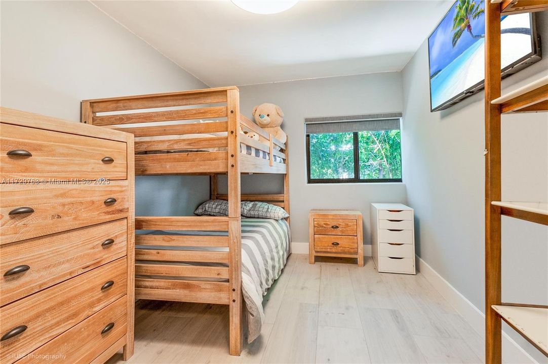 待售: $1,250,000 (4 贝兹, 3 浴室, 1774 平方英尺)