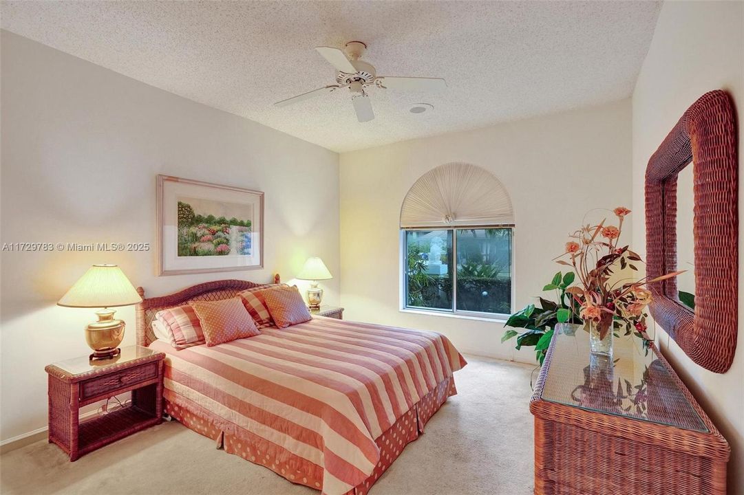 最近售出: $1,279,000 (4 贝兹, 3 浴室, 3413 平方英尺)