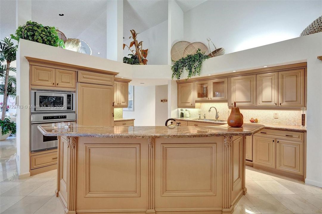 最近售出: $1,279,000 (4 贝兹, 3 浴室, 3413 平方英尺)