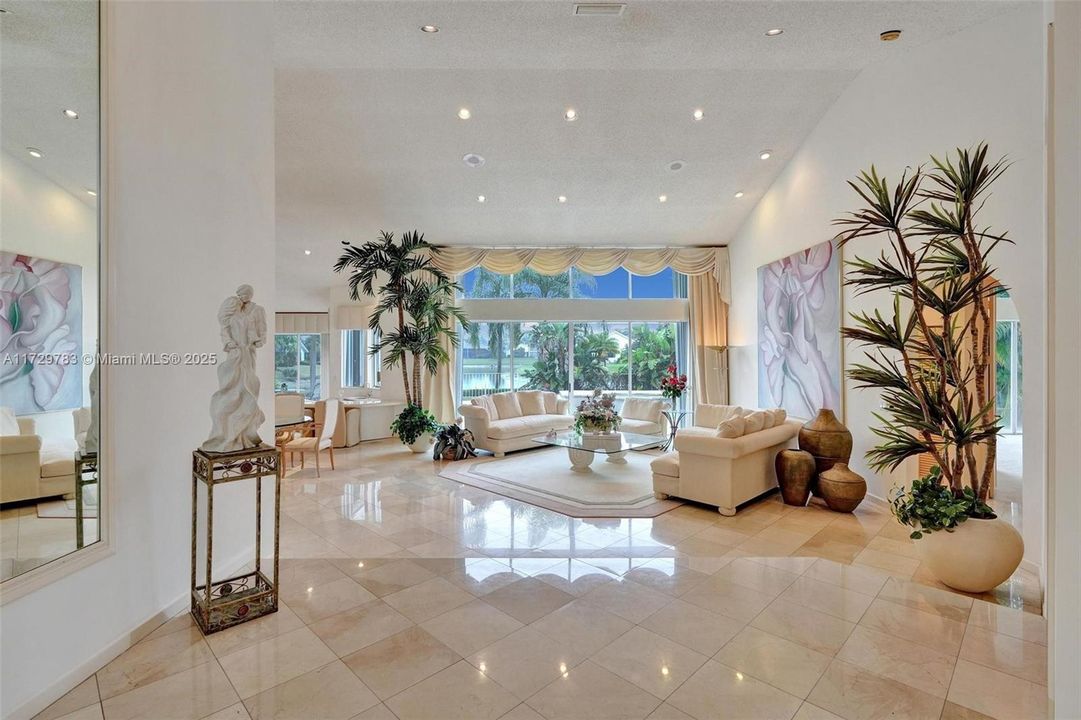 最近售出: $1,279,000 (4 贝兹, 3 浴室, 3413 平方英尺)