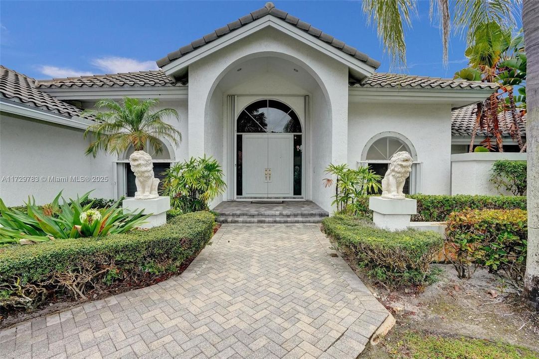 最近售出: $1,279,000 (4 贝兹, 3 浴室, 3413 平方英尺)