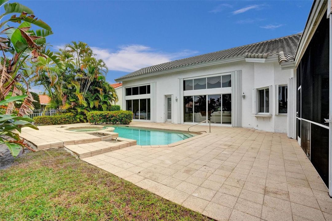 最近售出: $1,279,000 (4 贝兹, 3 浴室, 3413 平方英尺)