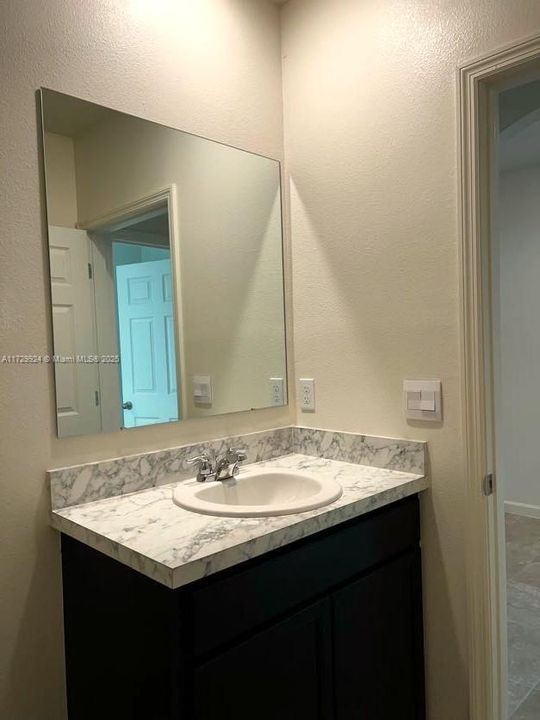 最近租的: $2,600 (4 贝兹, 2 浴室, 1934 平方英尺)