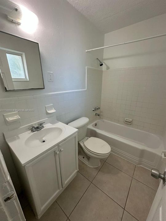 Под контрактом: $1,300 (1 спален, 1 ванн, 500 Квадратных фут)