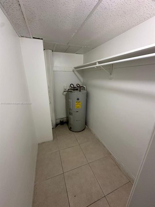 Под контрактом: $1,300 (1 спален, 1 ванн, 500 Квадратных фут)