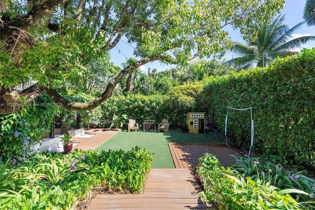 For Sale: $3,950,000 (5 beds, 5 baths, 3193 Square Feet)