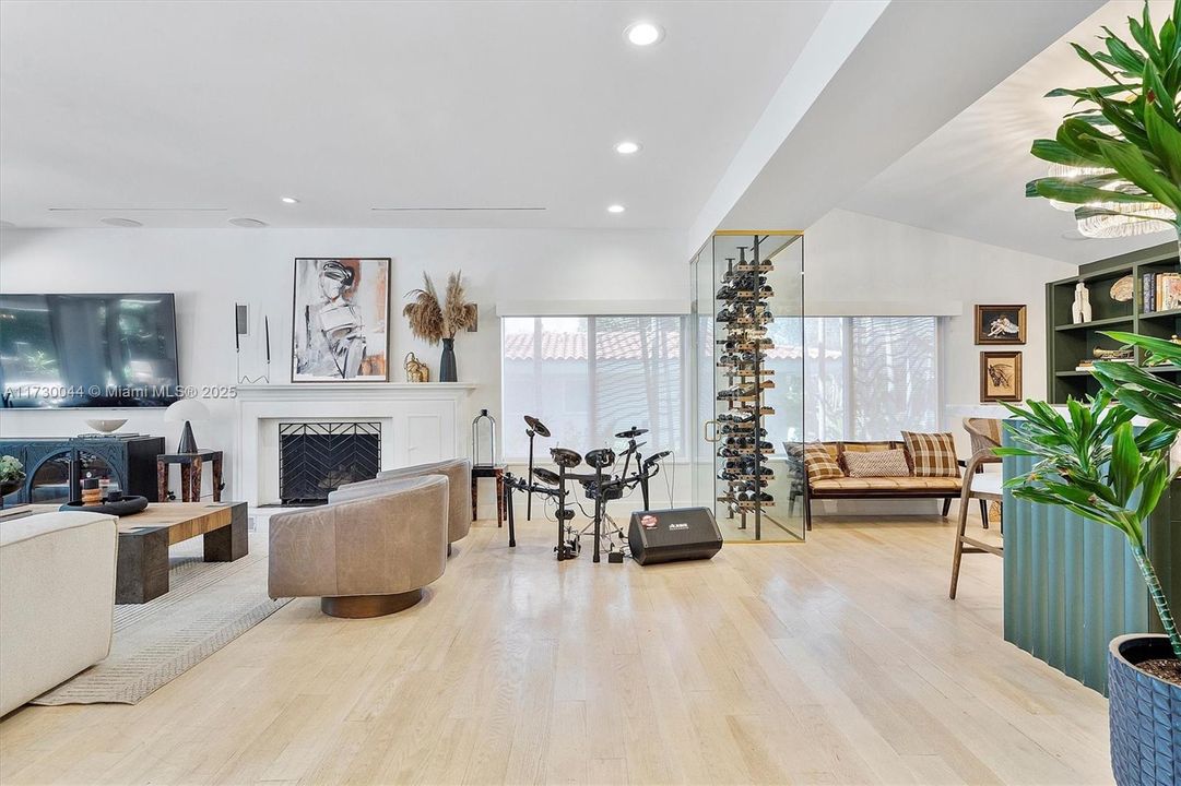 For Sale: $3,950,000 (5 beds, 5 baths, 3193 Square Feet)