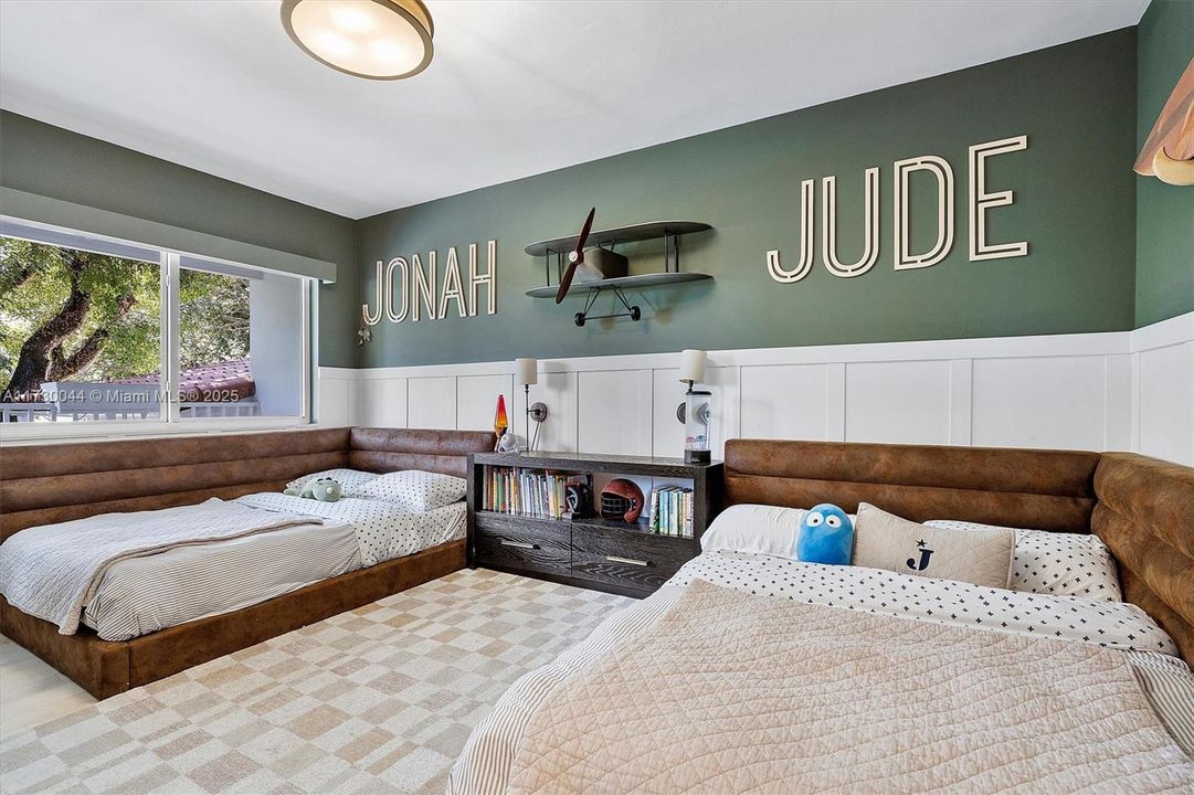 For Sale: $3,950,000 (5 beds, 5 baths, 3193 Square Feet)