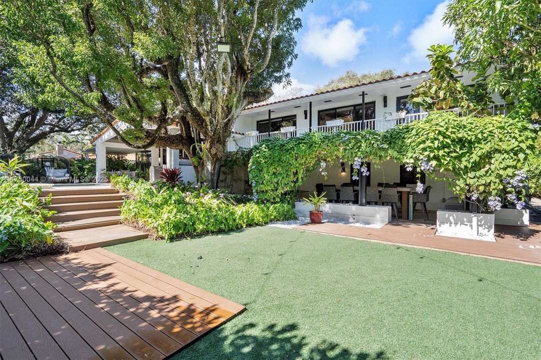 For Sale: $3,950,000 (5 beds, 5 baths, 3193 Square Feet)