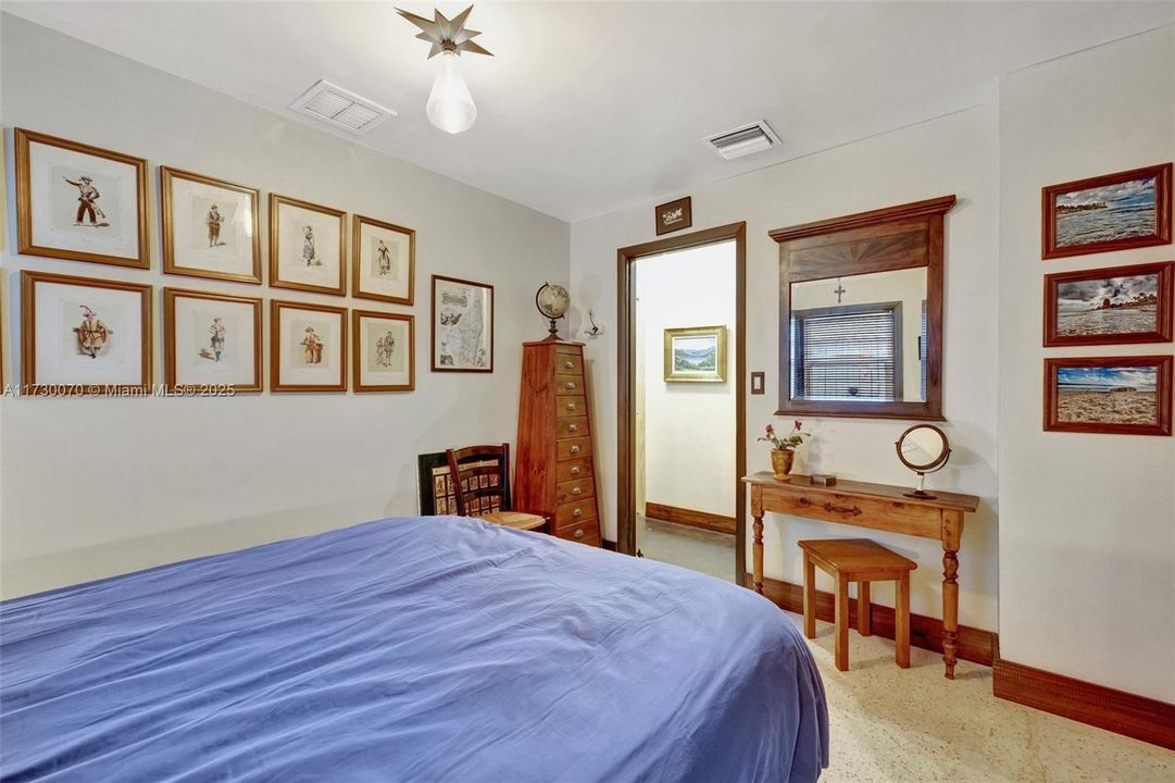 For Sale: $730,000 (3 beds, 2 baths, 1360 Square Feet)