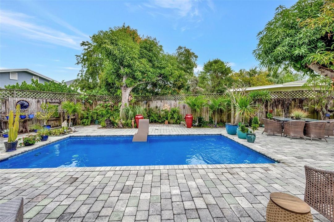 For Sale: $730,000 (3 beds, 2 baths, 1360 Square Feet)