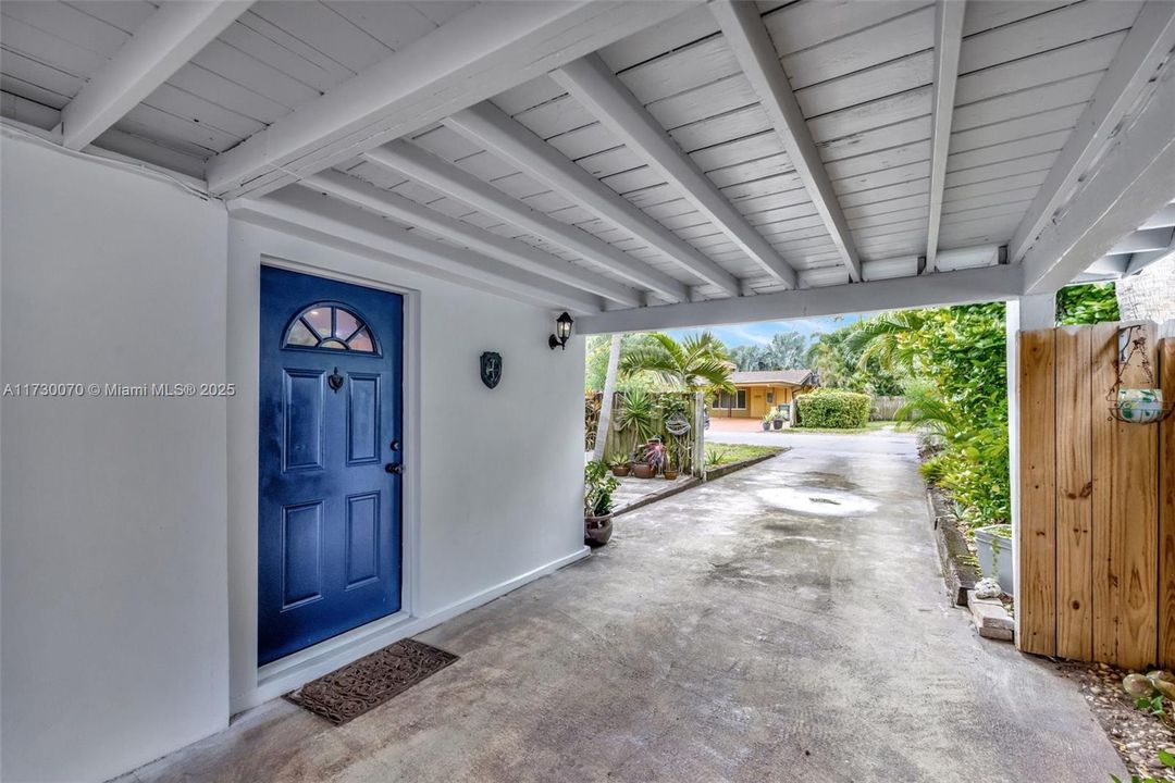 For Sale: $730,000 (3 beds, 2 baths, 1360 Square Feet)