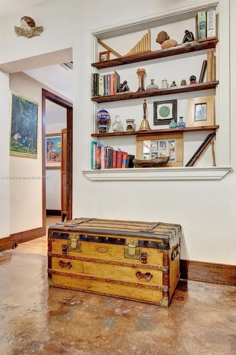 For Sale: $730,000 (3 beds, 2 baths, 1360 Square Feet)