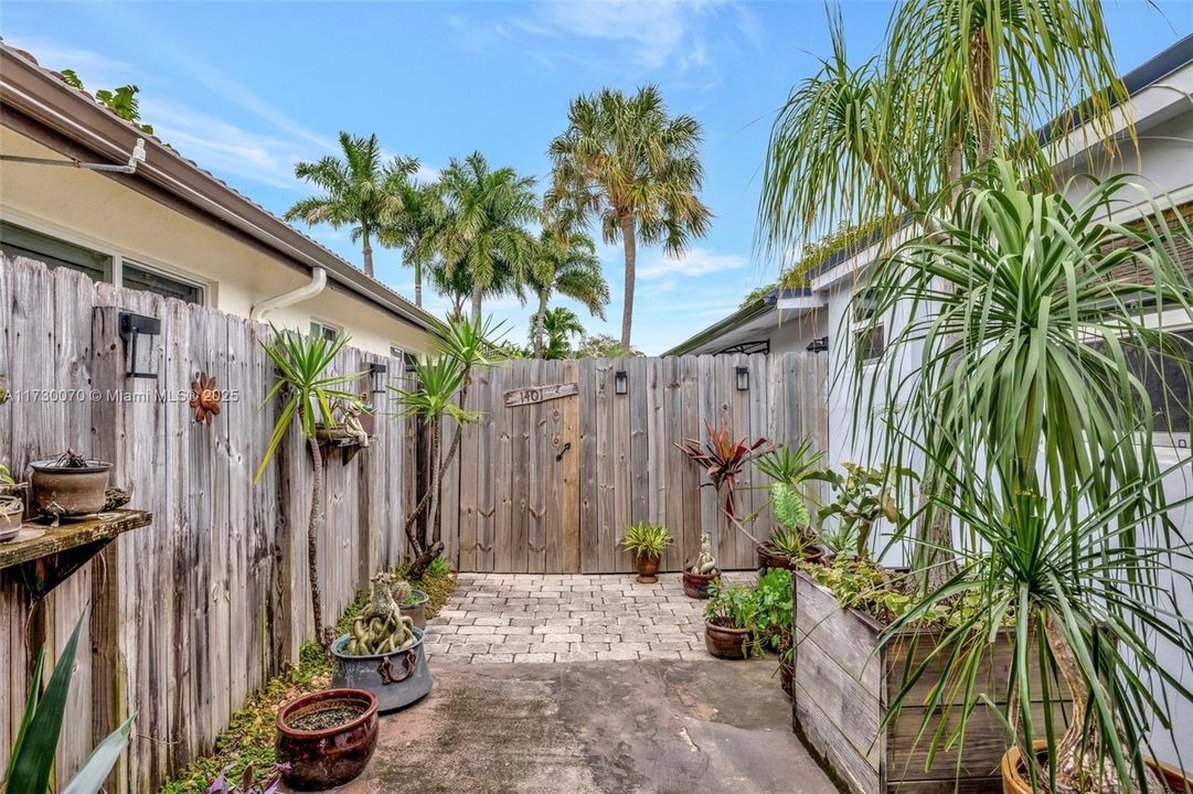 For Sale: $730,000 (3 beds, 2 baths, 1360 Square Feet)