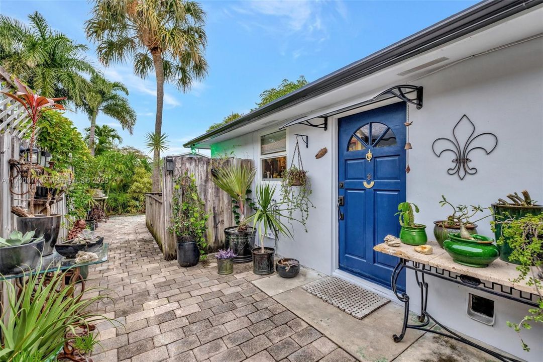 For Sale: $730,000 (3 beds, 2 baths, 1360 Square Feet)