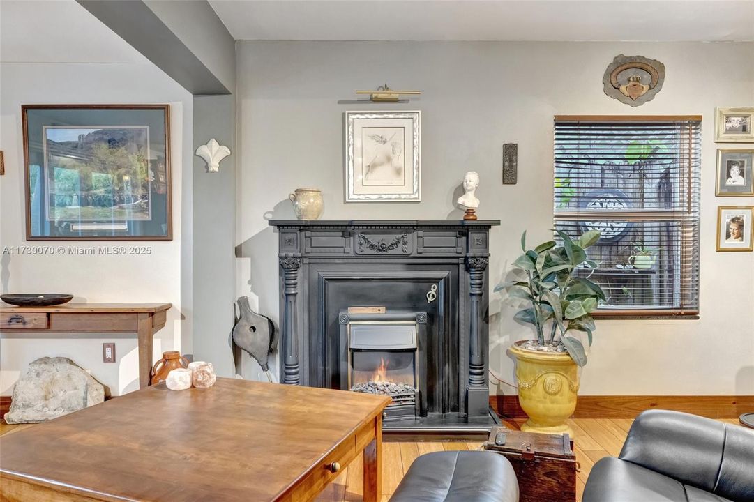 For Sale: $730,000 (3 beds, 2 baths, 1360 Square Feet)