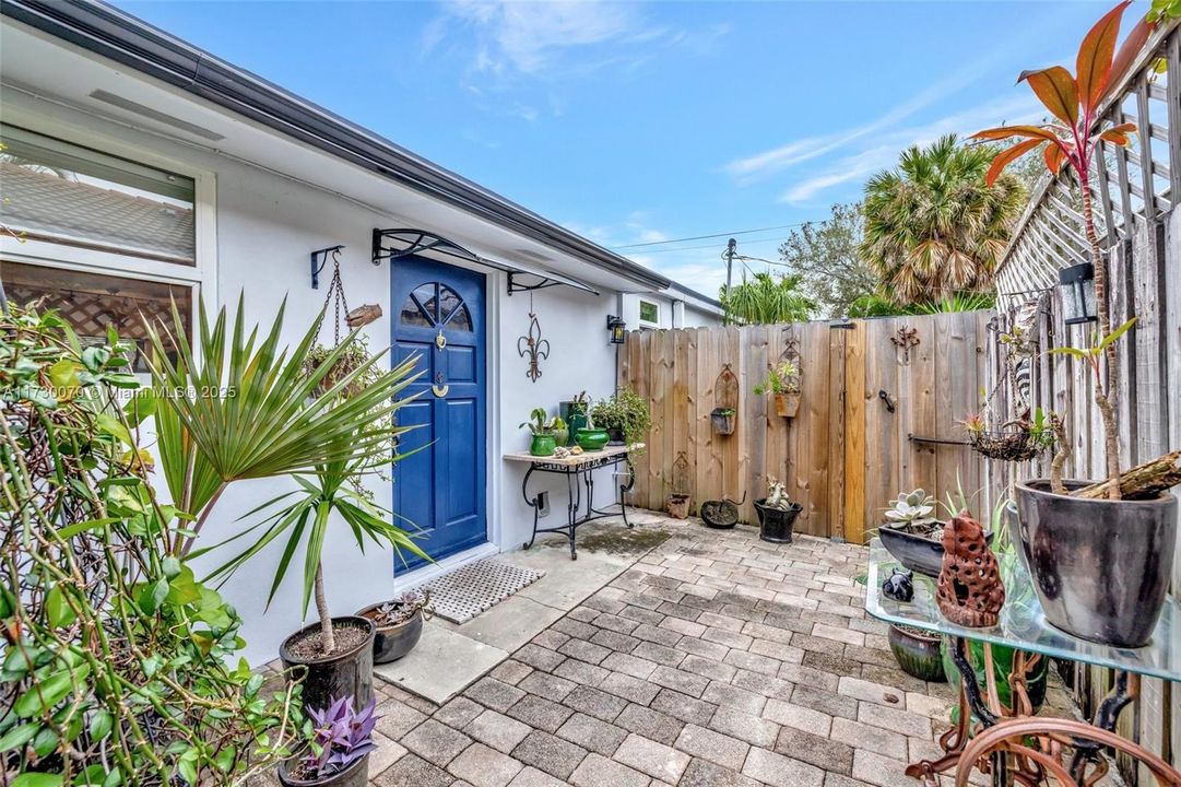 For Sale: $730,000 (3 beds, 2 baths, 1360 Square Feet)