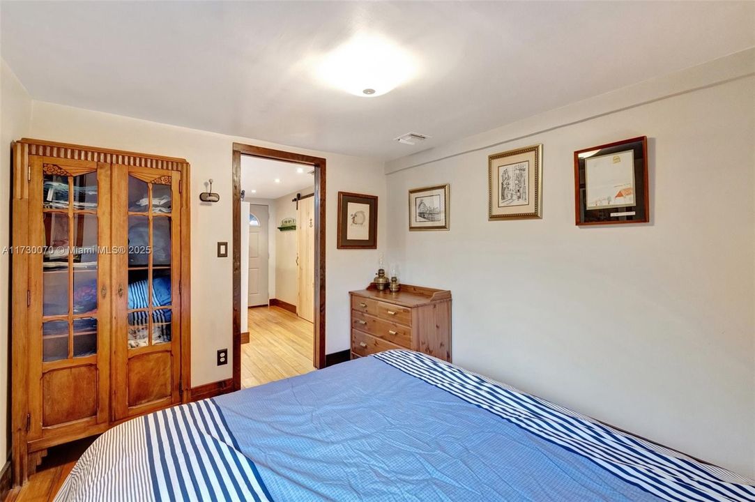 For Sale: $730,000 (3 beds, 2 baths, 1360 Square Feet)