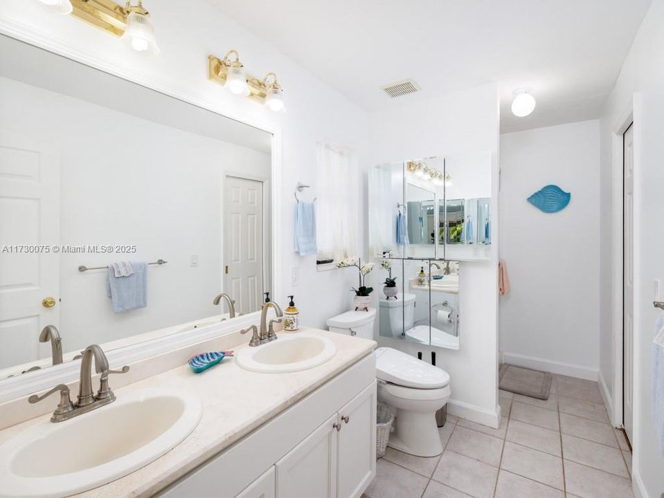 Recently Sold: $1,290,000 (3 beds, 3 baths, 2168 Square Feet)