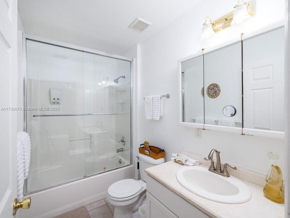 Recently Sold: $1,290,000 (3 beds, 3 baths, 2168 Square Feet)