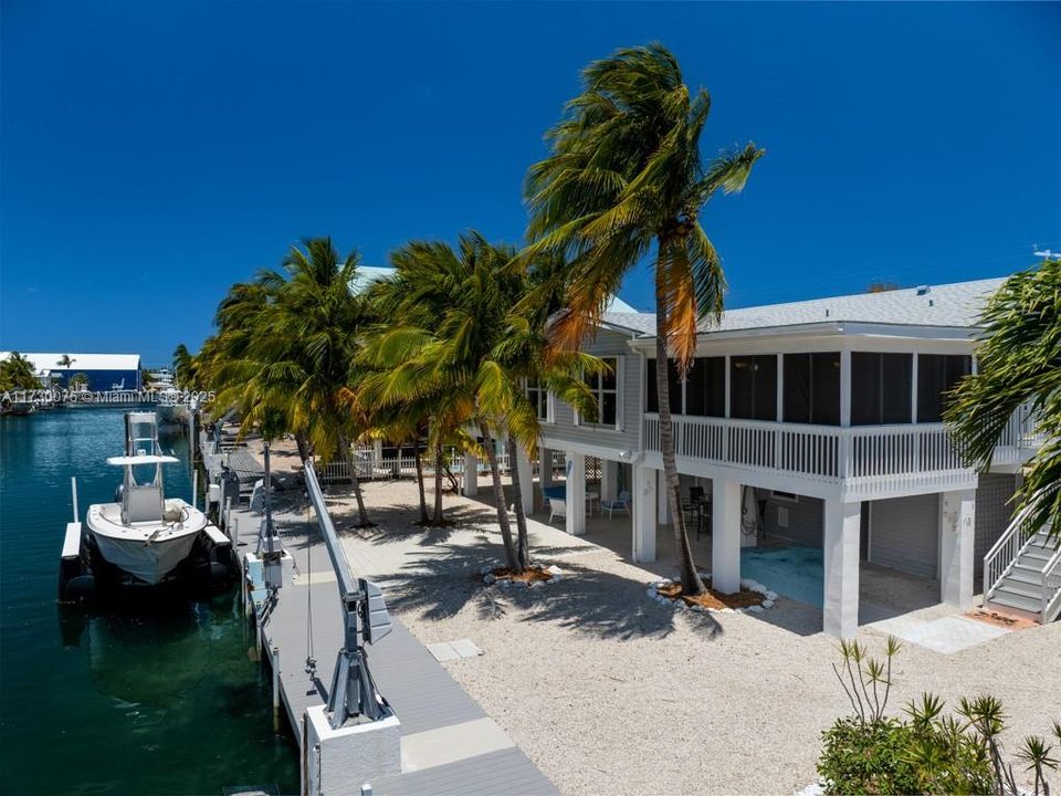 Recently Sold: $1,290,000 (3 beds, 3 baths, 2168 Square Feet)