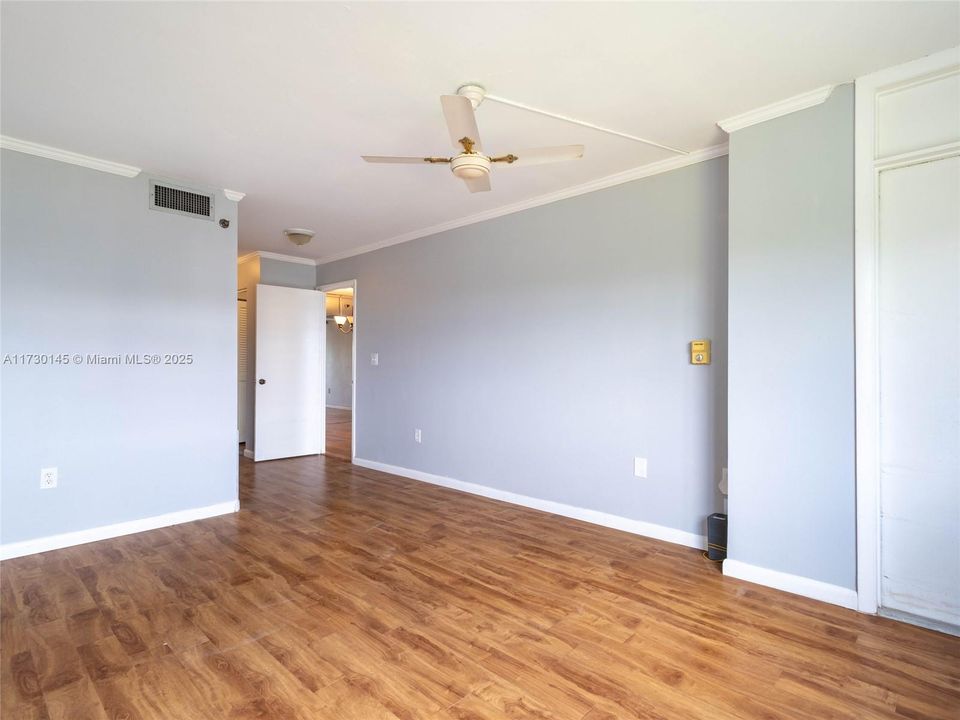 Activo con contrato: $140,000 (2 camas, 2 baños, 1100 Pies cuadrados)