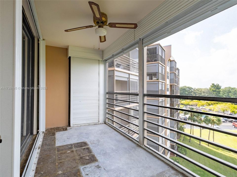 Activo con contrato: $140,000 (2 camas, 2 baños, 1100 Pies cuadrados)