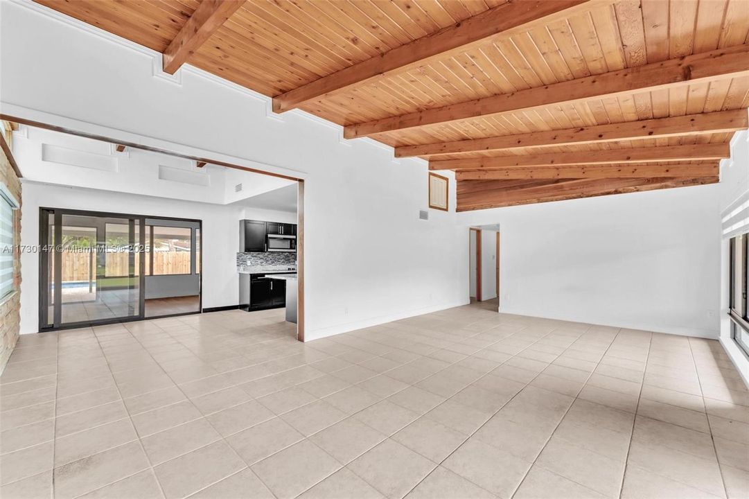 Recently Rented: $2,950 (3 beds, 3 baths, 2051 Square Feet)