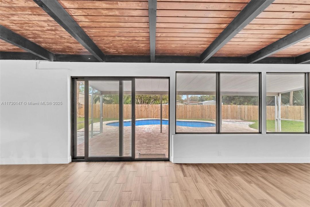 Recently Rented: $2,950 (3 beds, 3 baths, 2051 Square Feet)