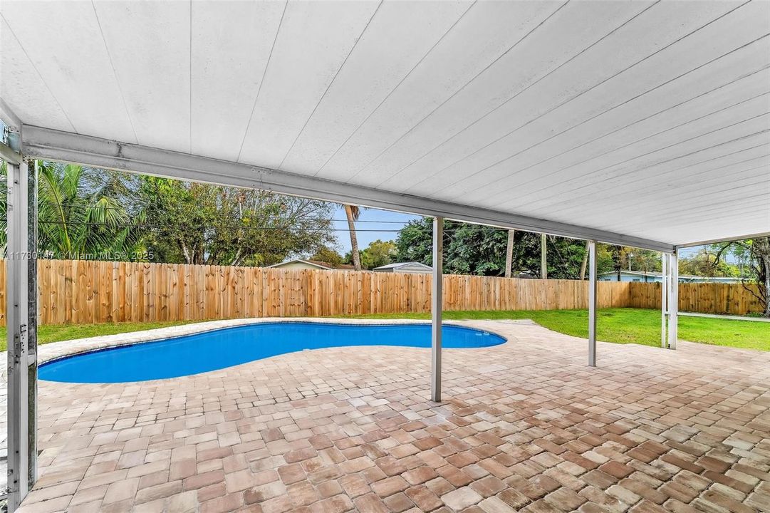 Recently Rented: $2,950 (3 beds, 3 baths, 2051 Square Feet)