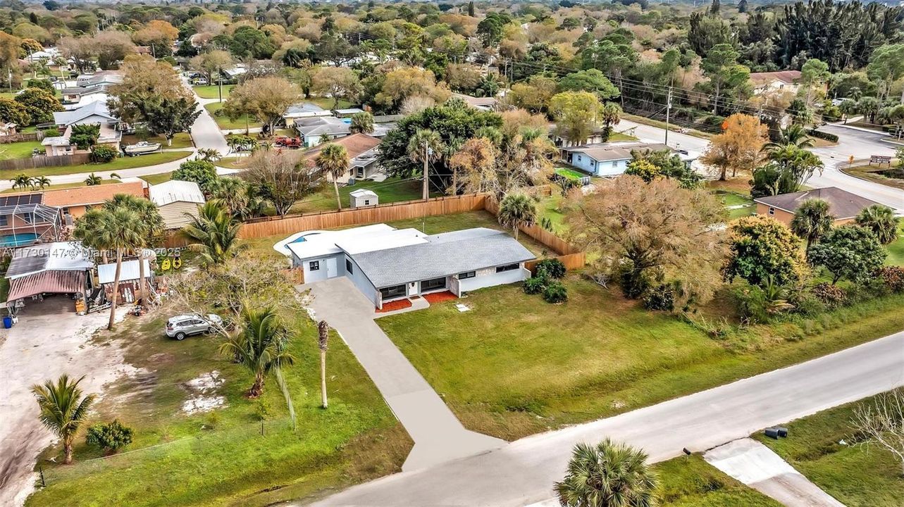 Recently Rented: $2,950 (3 beds, 3 baths, 2051 Square Feet)