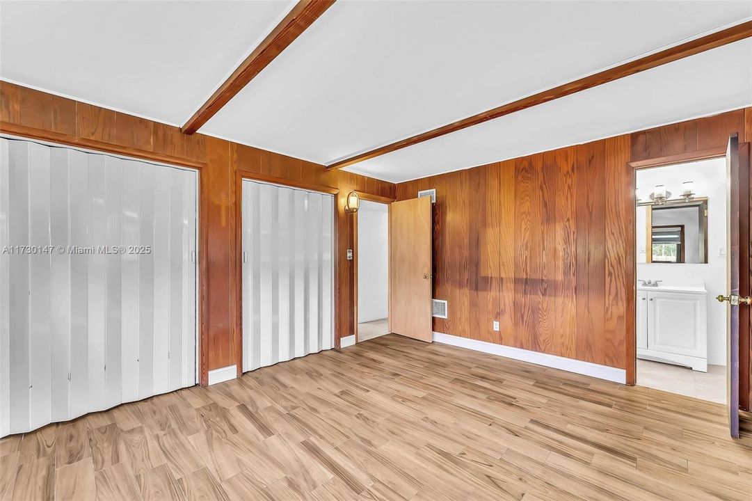 Recently Rented: $2,950 (3 beds, 3 baths, 2051 Square Feet)