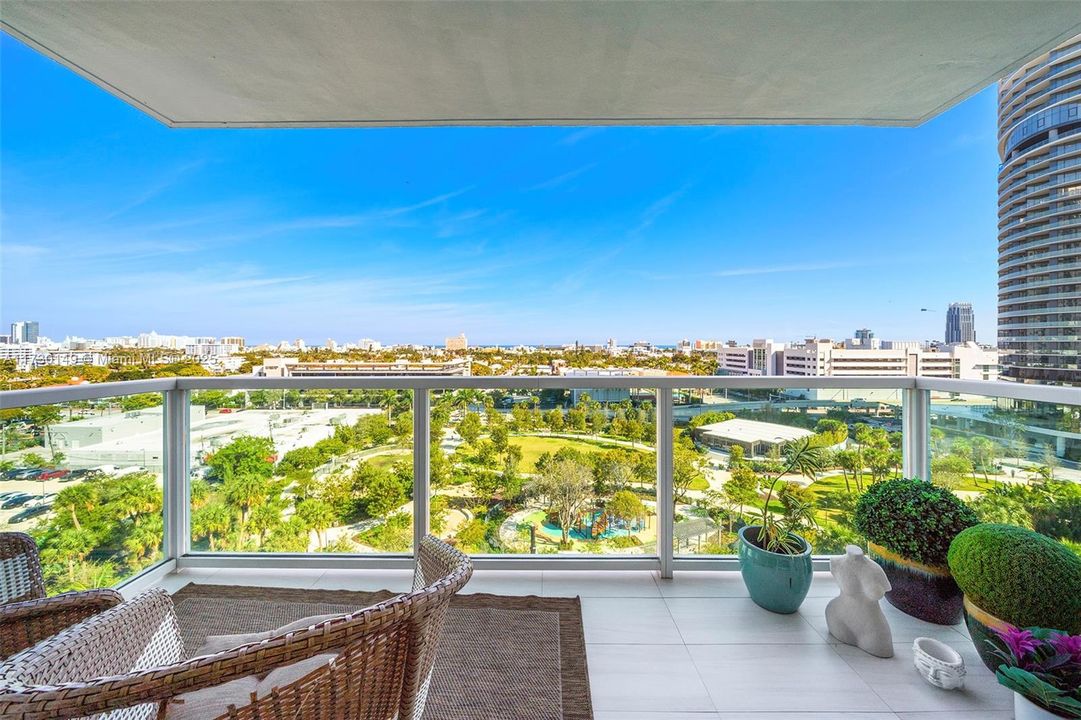 待售: $1,089,000 (2 贝兹, 2 浴室, 1078 平方英尺)