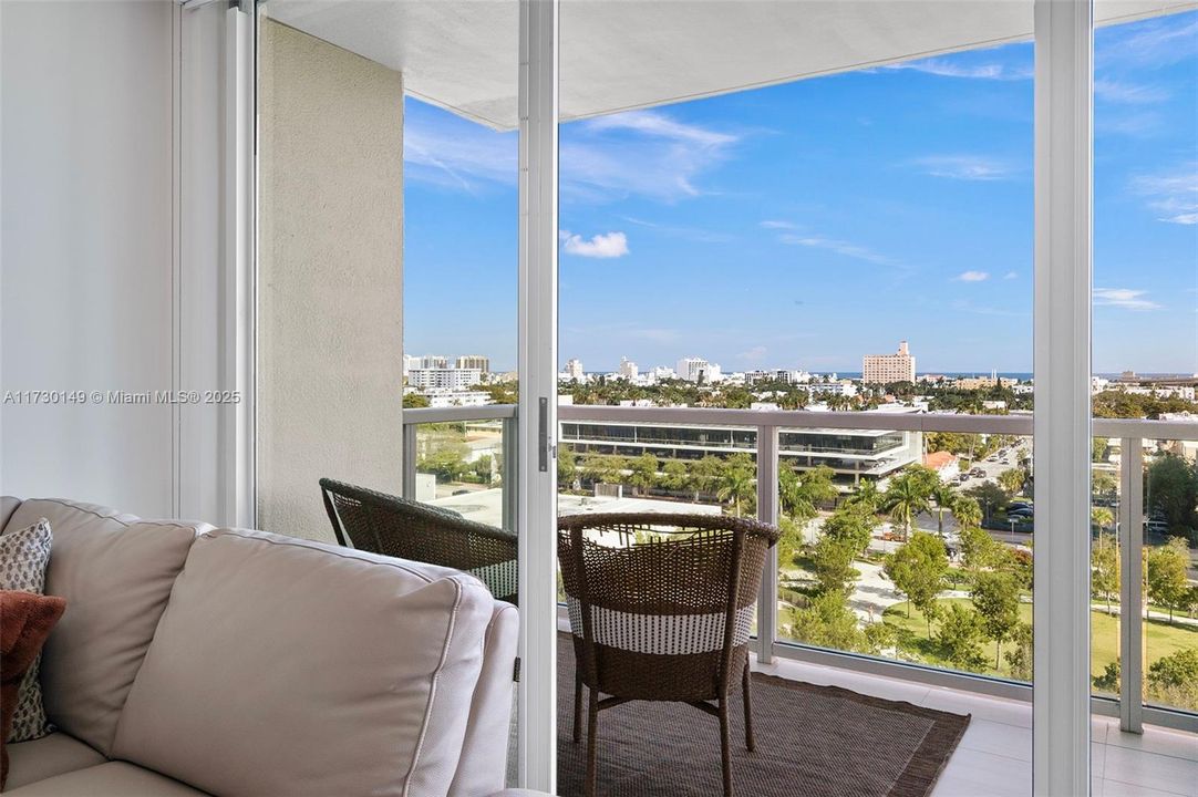 待售: $1,089,000 (2 贝兹, 2 浴室, 1078 平方英尺)