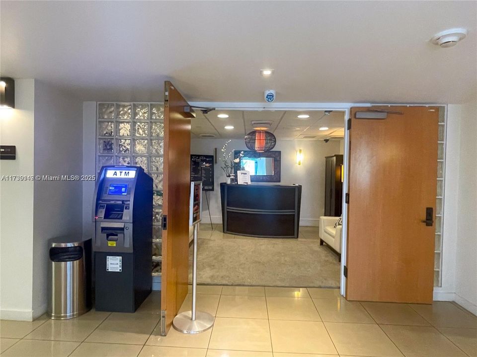 待售: $1,089,000 (2 贝兹, 2 浴室, 1078 平方英尺)