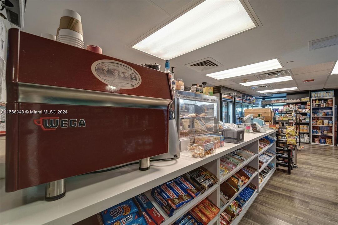 待售: $1,089,000 (2 贝兹, 2 浴室, 1078 平方英尺)