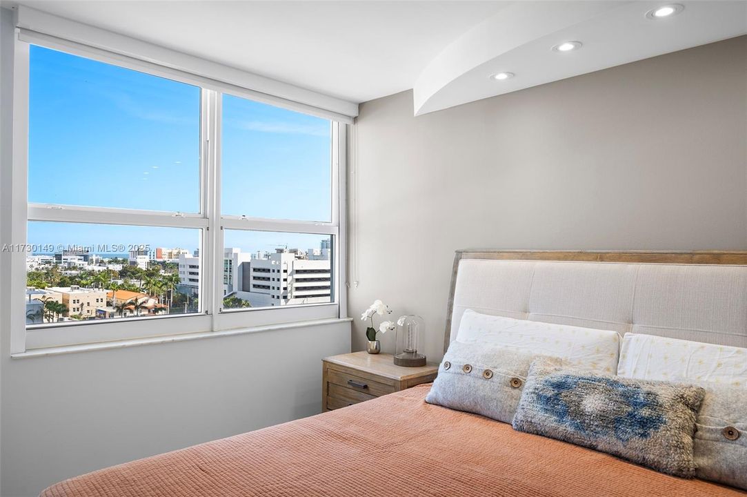 待售: $1,089,000 (2 贝兹, 2 浴室, 1078 平方英尺)