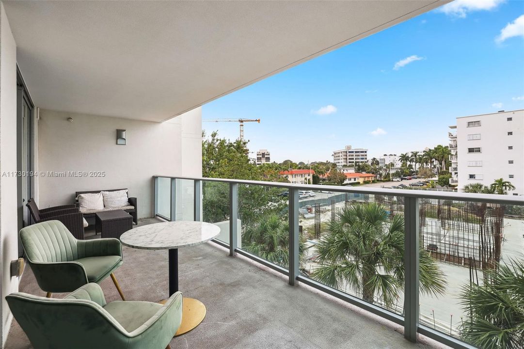 For Sale: $690,000 (2 beds, 2 baths, 1321 Square Feet)