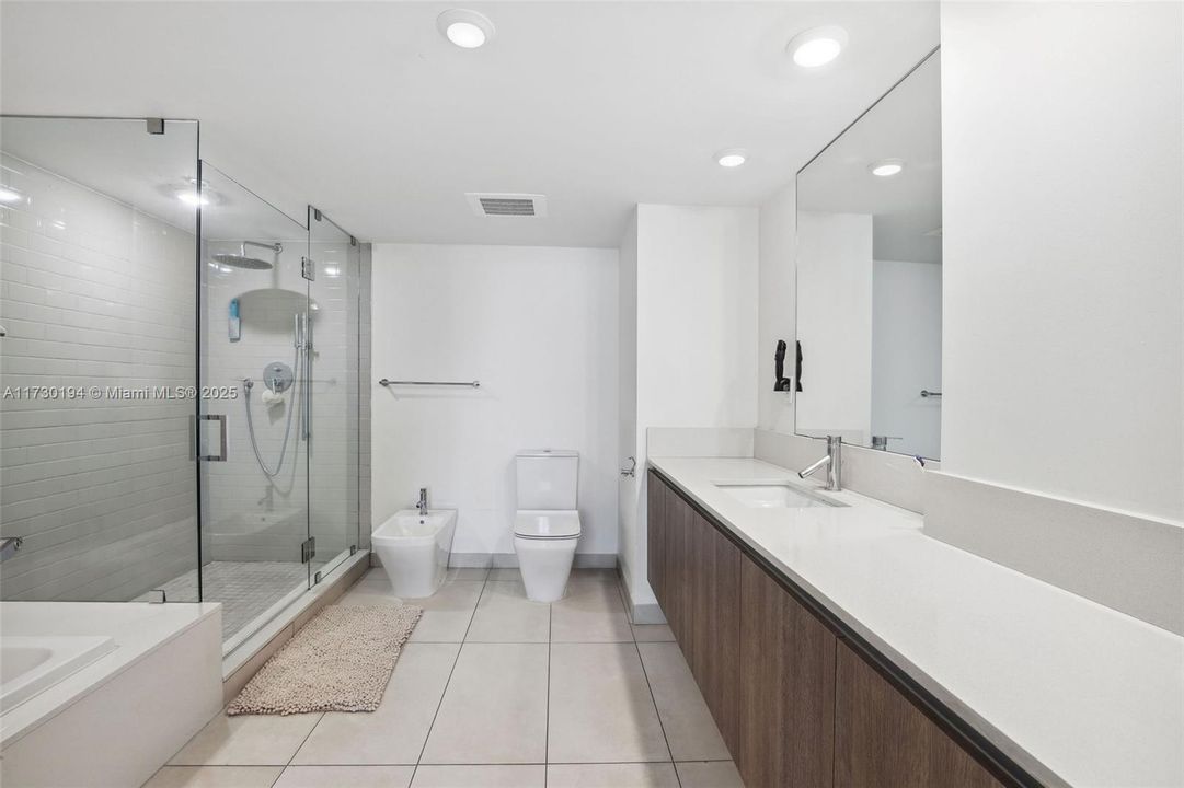 For Sale: $690,000 (2 beds, 2 baths, 1321 Square Feet)