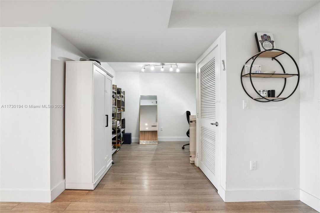 For Sale: $690,000 (2 beds, 2 baths, 1321 Square Feet)