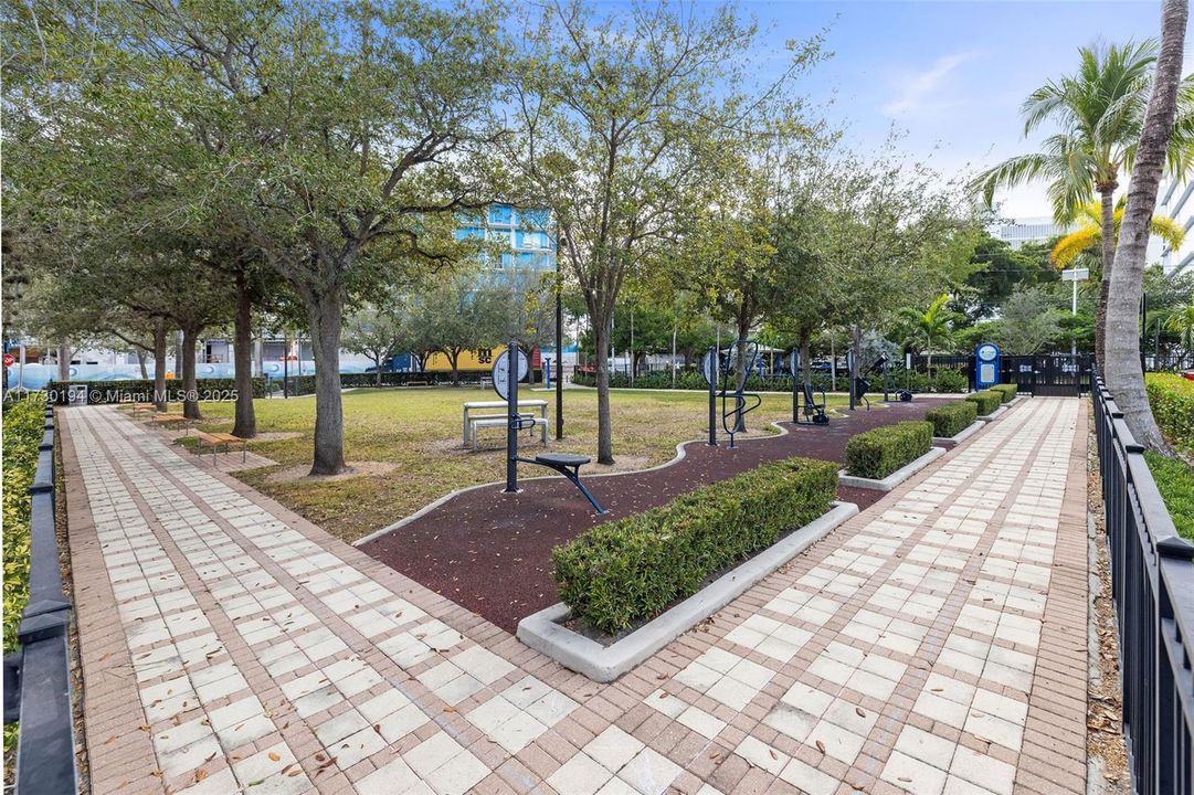 For Sale: $690,000 (2 beds, 2 baths, 1321 Square Feet)