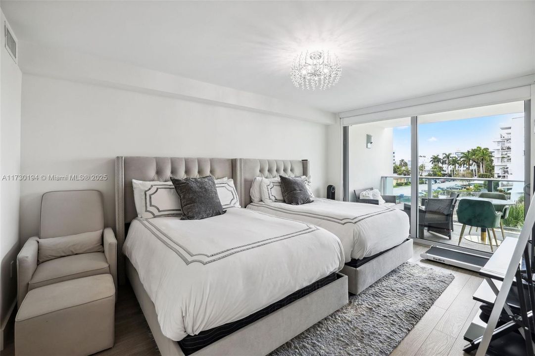 For Sale: $690,000 (2 beds, 2 baths, 1321 Square Feet)