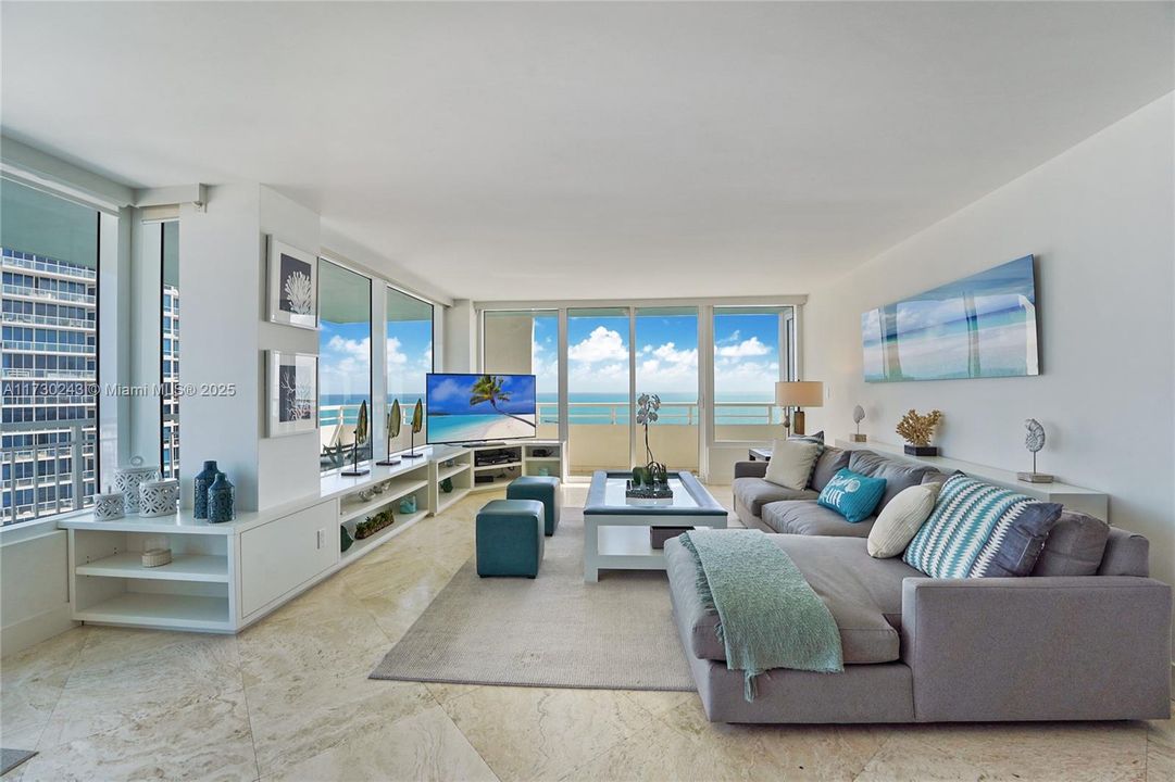 Recently Sold: $2,850,000 (3 beds, 3 baths, 1802 Square Feet)