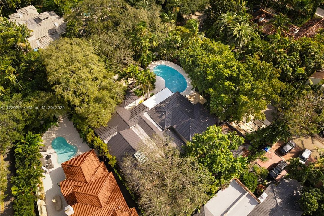 Vendido Recientemente: $4,295,000 (4 camas, 3 baños, 3879 Pies cuadrados)
