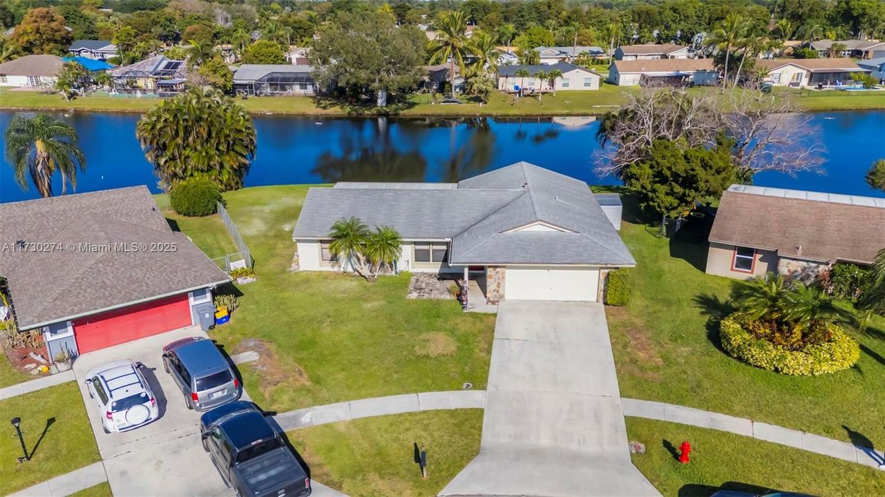 Recently Sold: $520,000 (3 beds, 2 baths, 1576 Square Feet)