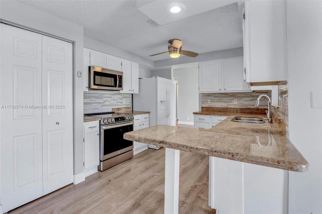 Recently Sold: $520,000 (3 beds, 2 baths, 1576 Square Feet)