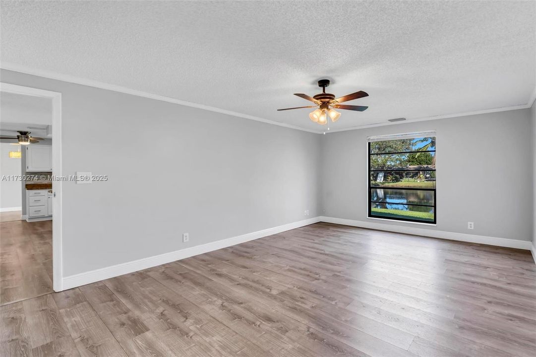 Recently Sold: $520,000 (3 beds, 2 baths, 1576 Square Feet)