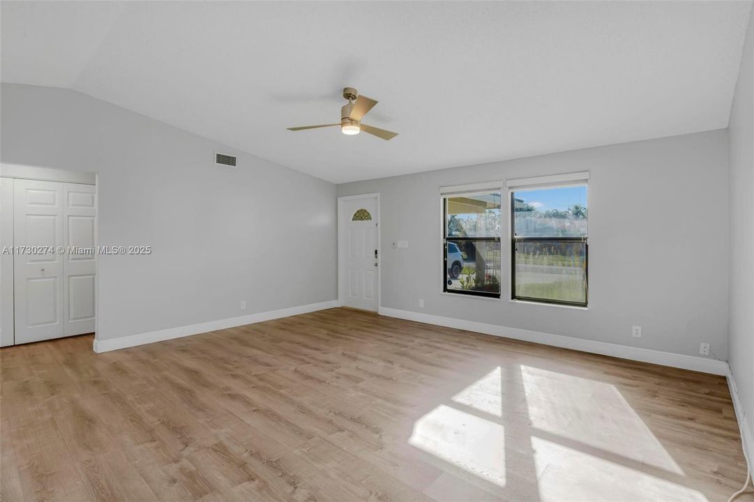 Recently Sold: $520,000 (3 beds, 2 baths, 1576 Square Feet)