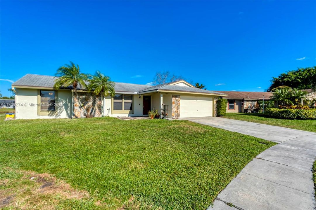 Recently Sold: $520,000 (3 beds, 2 baths, 1576 Square Feet)