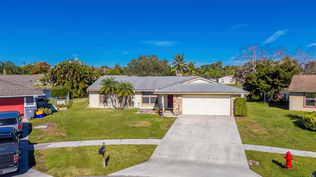 Recently Sold: $520,000 (3 beds, 2 baths, 1576 Square Feet)